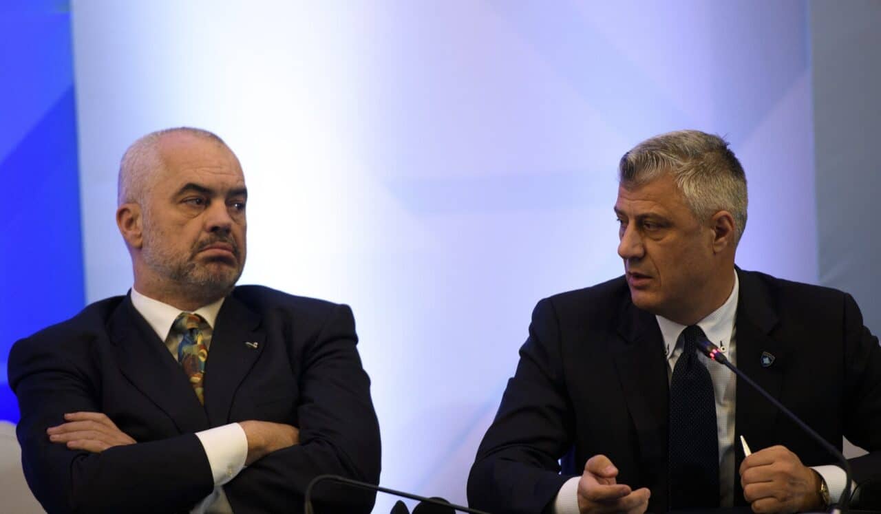 Edi Rama shpërndan fjalën përfundimtare të Hashim Thaçit para trupit gjykues të mërkurën në Hagë