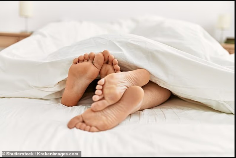 intimiteti-para-gjumit-permireson-cilesine-e-fjetjes