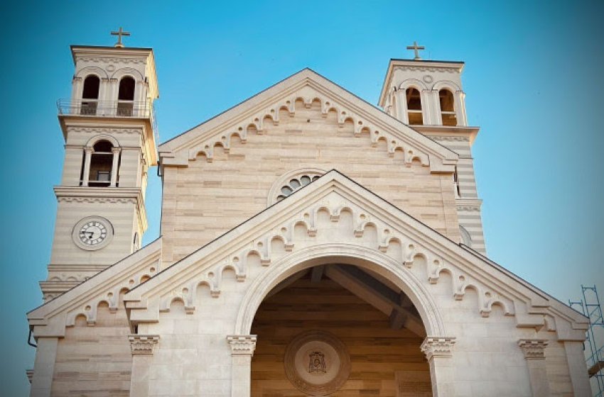 Kisha Katolike uron 18 vjetorin e Pavarësisë  Të jemi ndërtues të shtetit tonë