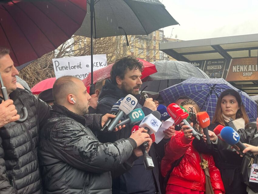 aktivisti-per-keds-jeni-fajdexhinjte-tane-me-te-medhenj-apetiti-juaj-eshte-i-gatshem-qe-te-na-ngulfase