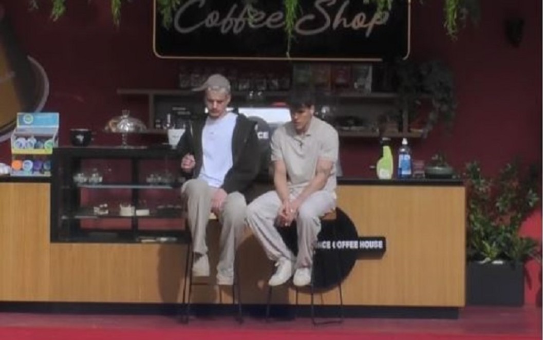 Klodi drejtuar Londrimit  A u dokshim mirë mbrëmë unë dhe Elijona 