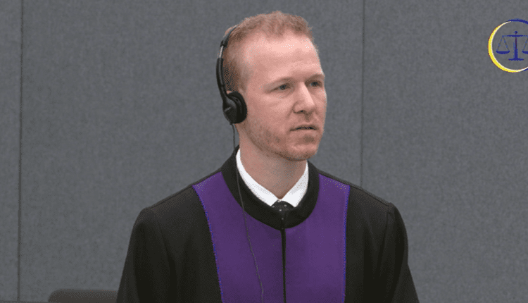 Prokurori  Shohim përfshirjen e Veselit në krimet e ngritura në aktakuzë  mungesa e tij në Kosovë s e ndryshon situatën