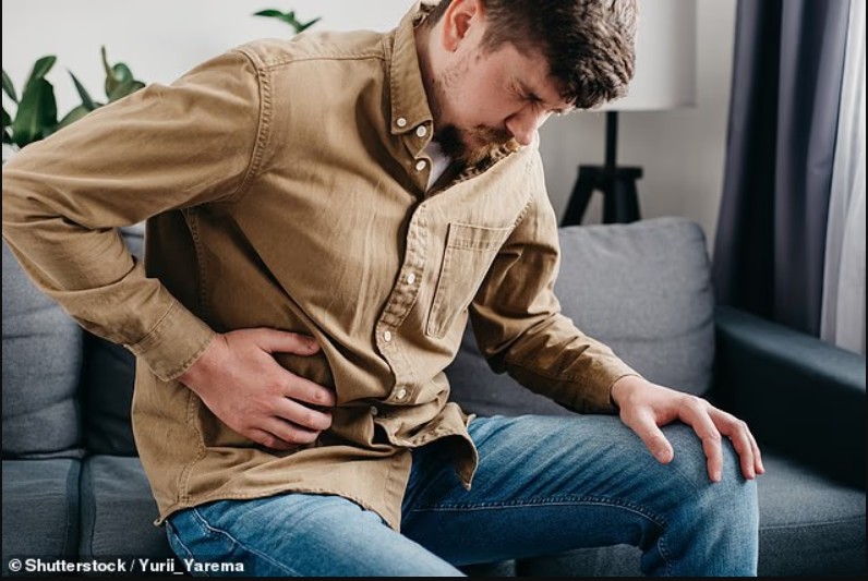 Sëmundjet e mëlçisë dëmtojnë kockat te burrat