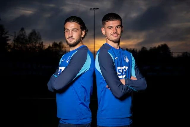 01bff4d7 4c92 4836 B4ec 2652f3832f87