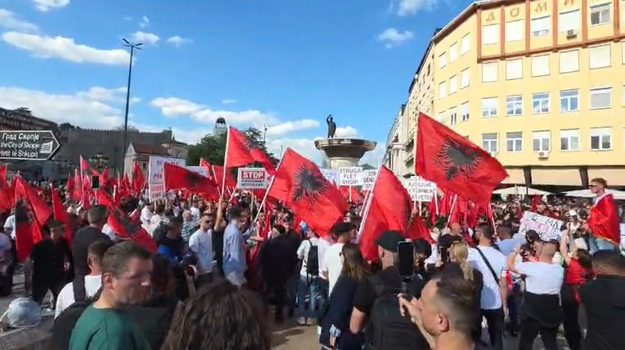 Arrijnë studentët shqiptarë nga RMV dhe rajoni, nis protesta në Shkup 900 0 1779115976xscreenshot 1 222 1