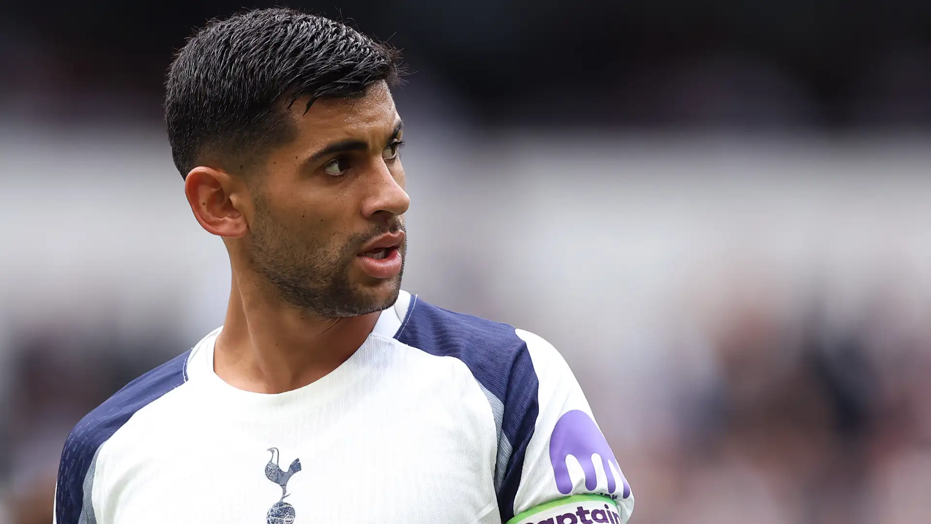 interi-konfirmon-interesimin-per-kapitenin-e-tottenhamit-cristian-romeron