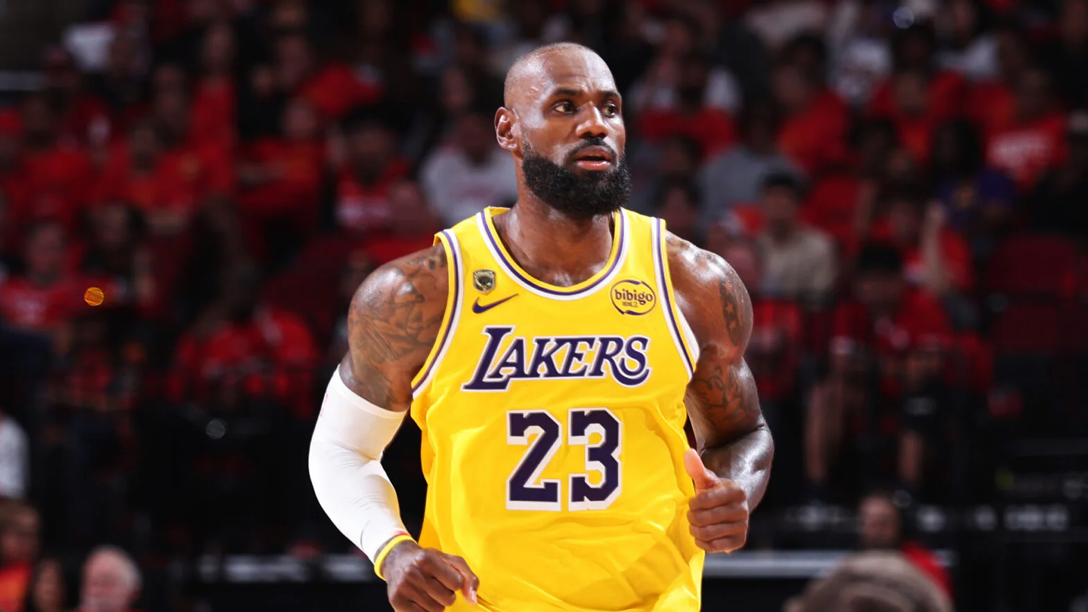 ne-sezonin-e-tij-te-24-t-lebron-james-e-le-la-lakersin-dhe-i-bashkohet-philadelphia-76ers