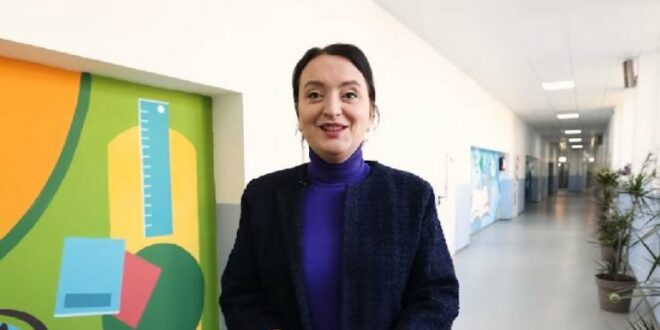 nenkryetarja-e-prishtines-me-nisme-per-renovimin-e-kendeve-te-lojerave-ne-kryeqytet