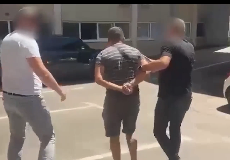 Serbia thotë se ka arrestuar një person nga Istogu me pretendimin se ka  spiunuar  për varrezat masive në Kosovë