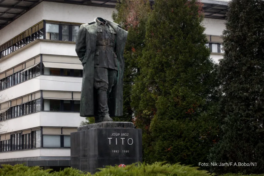nje-slloven-rrezikon-pese-vjet-burg-pasi-i-preu-koken-monumentit-te-titos