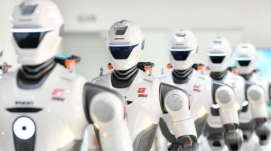 trump-ndalon-importin-e-roboteve-humanoide-nga-kina