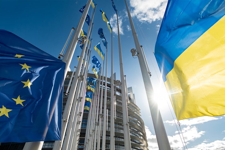 cilat-vende-ne-europe-e-mbeshtesin-me-shume-anetaresimin-e-ukraines-ne-be