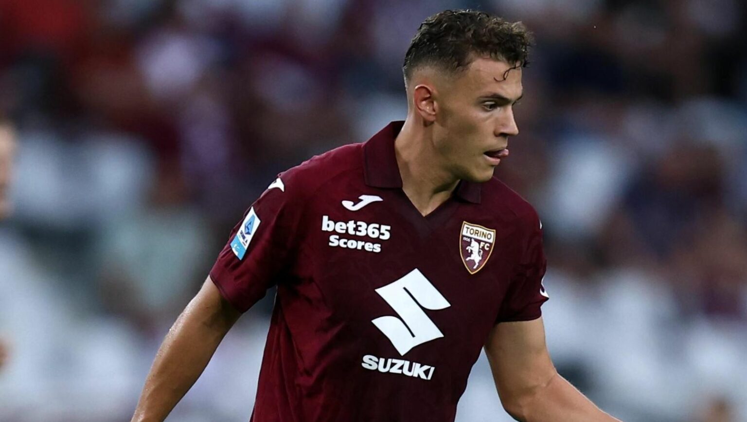 e-ardhmja-e-kristjan-asllanit-ne-udhekryq-shuhet-pista-arabe