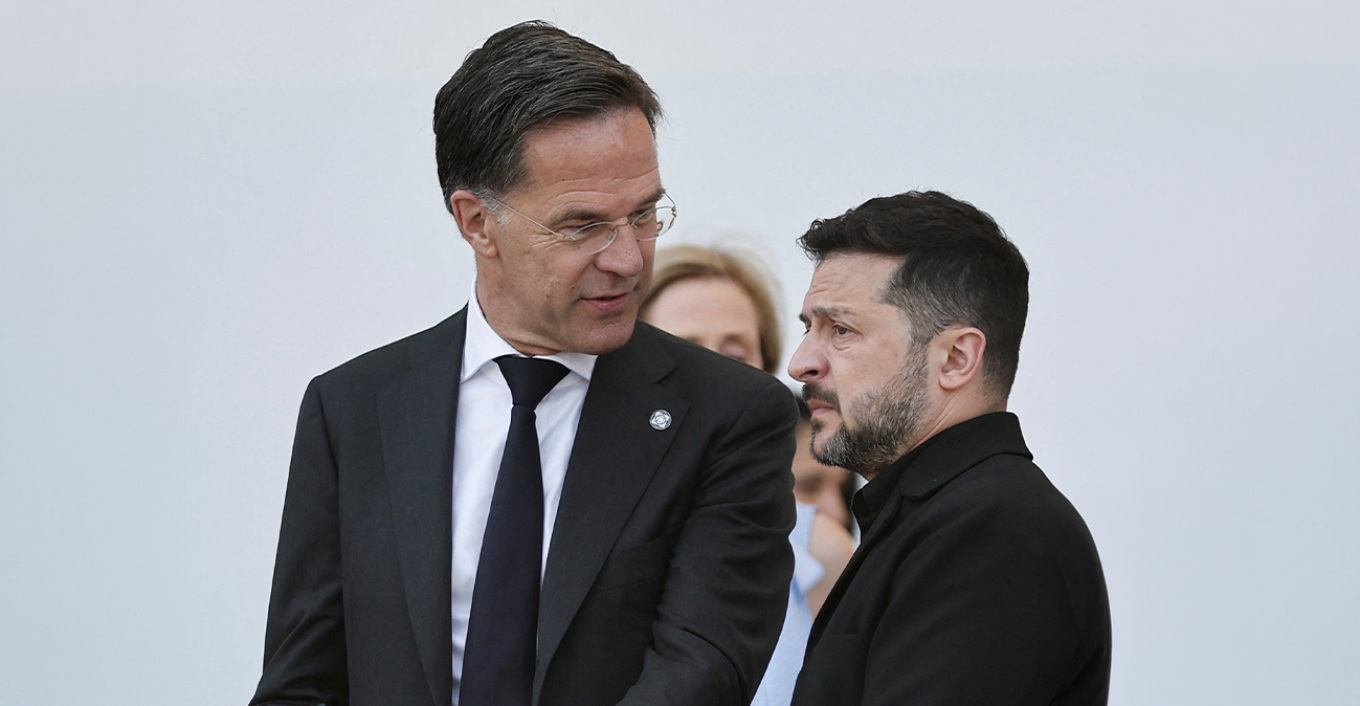Ukraina kërkon forcimin e mbrojtjes ajrore me raketa  Zelensky telefonatë me kreun e NATO s  Mark Rutte