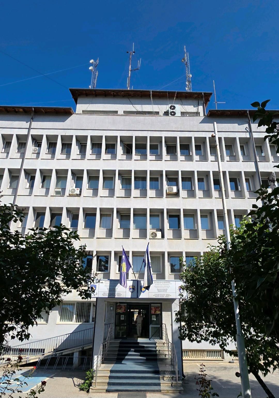 Policia në Ferizaj shpëton një person nga një situatë e rrezikshme