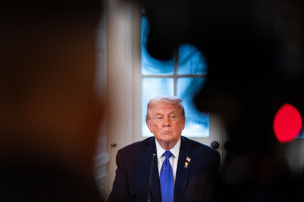 shba-dhe-irani-ulen-ne-tryeze-dhe-i-u-kthehen-negociatave-trump-bisedime-te-mira