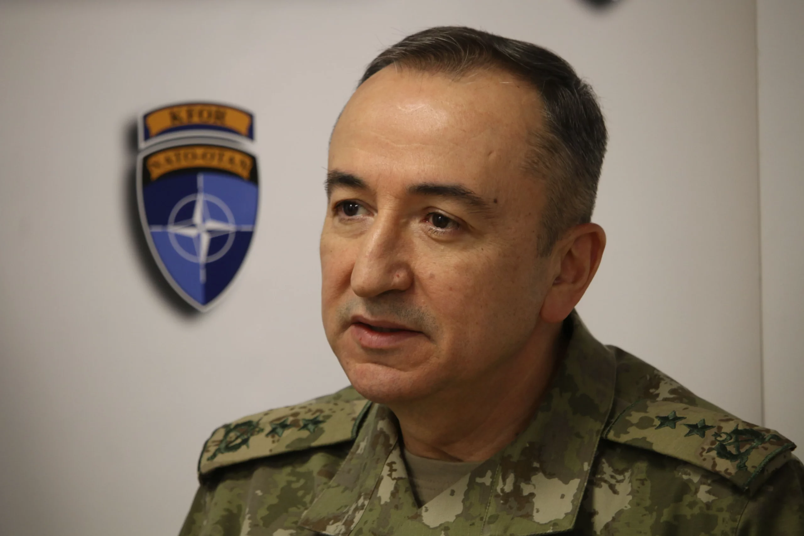 ulutas-nese-vazhdon-stabiliteti-kfor-i-mund-te-zvogeloje-gradualisht-numrin-e-ushtareve